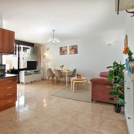 Holiday home Exclusive 1 Bedroom With A Pool, 11f