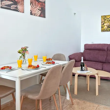 Exclusive 1 Bedroom With A Pool, 11f Casa de Férias Arona (Tenerife)