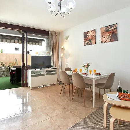 Casa de Férias Exclusive 1 Bedroom With A Pool, 11f Arona (Tenerife)